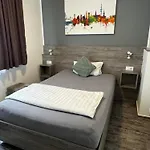 Zwei A Affittacamere 3*